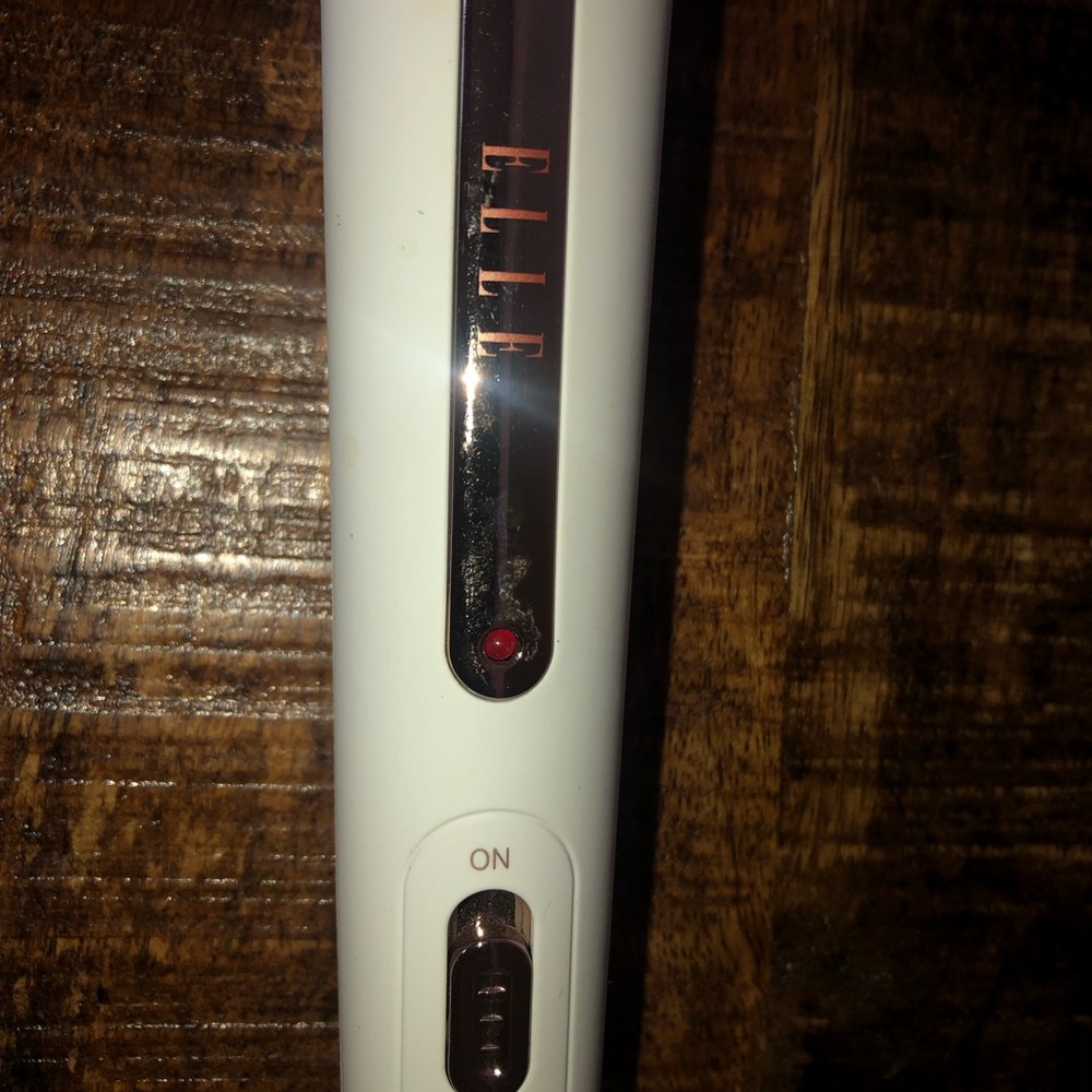 Elle 0.5 to 1.0 inch Ceramic Curling Wand White